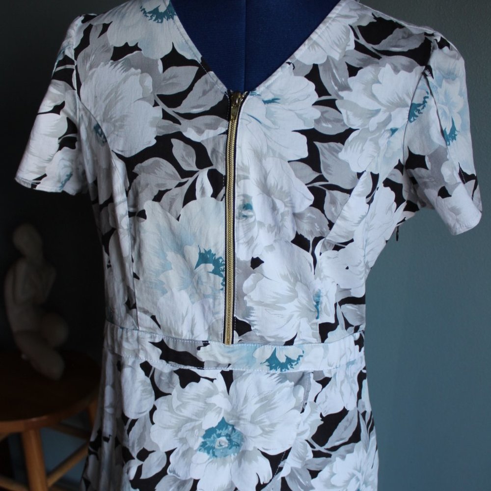 Floral 1/2 Zip Short Sleeve Tulip Scrub Top